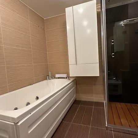 2-bedroom In Kadriorg Apartment